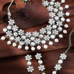 Peora Rhodium White Ethnic Kundan & Beads Studded Necklace, Earring & MaangTikka Set-image-4