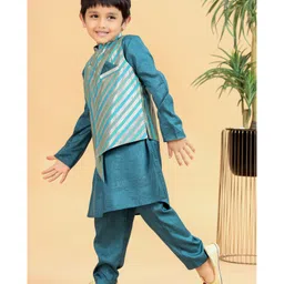 MASTARANG Blended Woven Full Sleeves Solid Kurta Pyjama Set With Striped Jacket - Teal image 4
