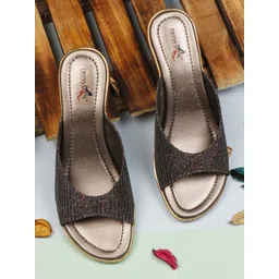 TWINSSHOE Women Round Toe Heels image 3