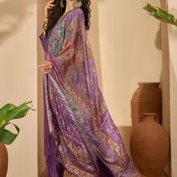 Banwaree Ethnic Motifs Yoke Design Thread Work Pure Silk Kurta with Trousers & Dupatta image 3