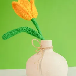 ArteCasa White & Yellow Ceramic Onion-Shaped Vase With Crochet Tulip-picture-43