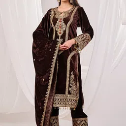 Futra Gabha Ethnic Motifs Embroidered Dress-picture-13