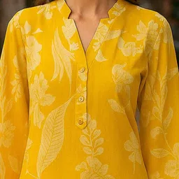 Lookmark Floral Printed Straight Kurti With Trousers image 2