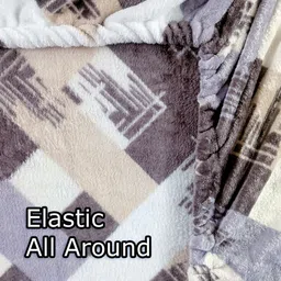 Myntra Elegant Homes Multicoloured Geometric 300 TC King Bedsheet with 2 Pillow Covers image 2