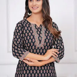 SHOPAXIS Floral Printed Notch Neck Pure Cotton Kurti image 3