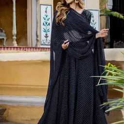 ETHNIC PLUS Embroidered Semi-Stitched Lehenga & Unstitched Blouse With Dupatta image 5