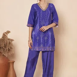 BHAVYA ATTIRE Women Ethnic Motifs Printed Regular Thread Work Silk Crepe Kurta with Trousers-picture-17