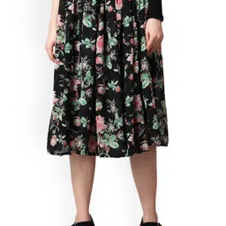 SCORPIUS Women Floral Printed Flared Skirt image 1