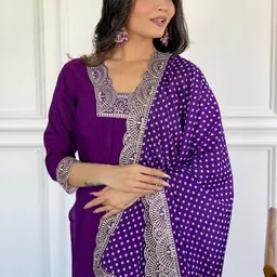 KIWA STUDIO Women Ethnic Motifs Thread Work Kurta & Trousers With Dupatta image 3