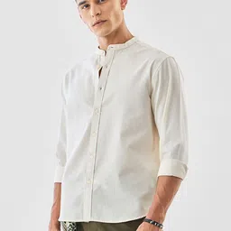 Snitch Men Off White Solid Shirt-image-98