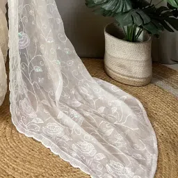 Saree Mall White Embellished Sarees With Unstitched Blouse image 5