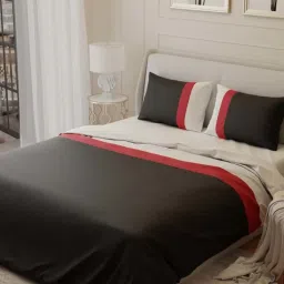 Stoa Paris Black & Red Polyester 300 TC Rooftop Views Trio King Comforter with 2 Pillow Covers image 5