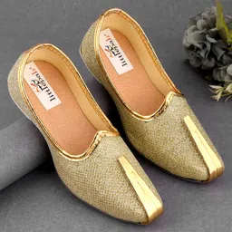 Little Palz Seamless Intricate Shimmer Finish Mojaris - Golden-picture-16