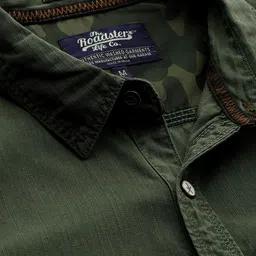 Roadster Men Olive Green Regular Fit Self-Striped Casual Shirt image 2