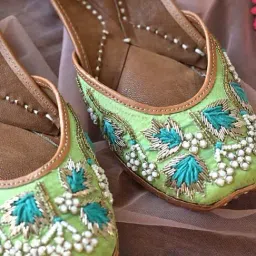 Scentra Women's Green Ethnic Juttis-picture-15