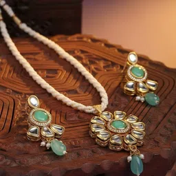 SZN Gold-Plated Kundan Stone-Studded & Pearl Jewellery Set image 5