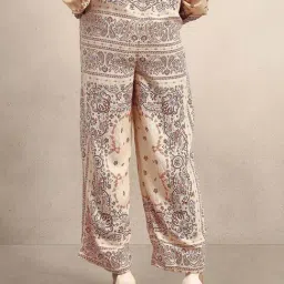 Vero Moda Off White Straight Fit Printed Trousers image 2