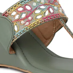 Inc.5 Women's Green Toe Ring Wedges image 5