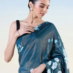 navyasa by liva Green Printed Saree With Unstitched Blouse image 5