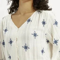 Levi's Off White Cotton Regular Fit Embroidered Top image 5