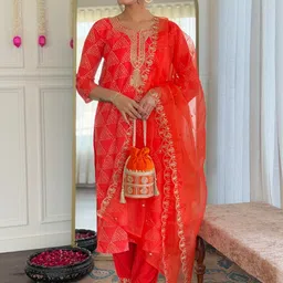 little heaven Women Ethnic Motifs Printed Regular Sequinned Kurta with Patiala & With Dupatta-picture-38