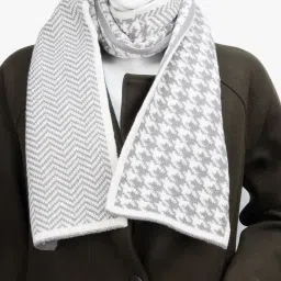 Kazo Grey Printed Scarf image 5
