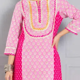 SHAYE Pink Cotton Floral Print Kurta image 5