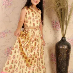 VASTRAMAY Girls Yellow Self Lehenga Cholis-picture-11
