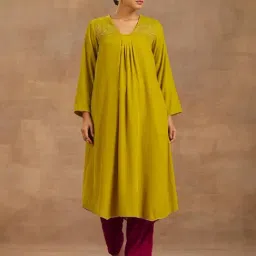 true Browns Lime Green Velvet Embroidered A Line Kurta image 4