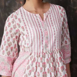Melange By Lifestyle Pink Cotton Regular Fit Printed Tunic image 5
