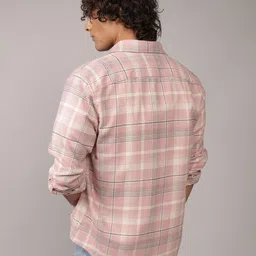 AMERICAN EAGLE OUTFITTERS Men Relaxed Fit Checked Spread Collar Pure Cotton Casual Shirt image 2
