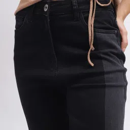 Iconic Black Blended Color-Block Super Skinny Fit Mid Rise Jeans image 5