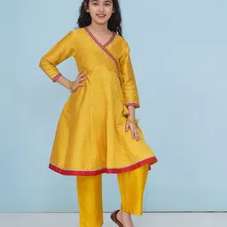Bitiya By Bhama Silk Woven Three Fourth Sleeves Abstract Embroidered Lace Embellished Angarakha Style Kurta Pant Set - Yellow-picture-23