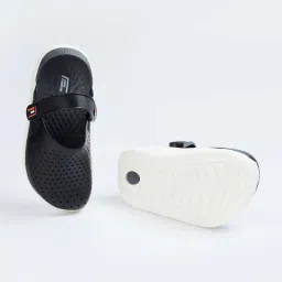 Fame Forever by Lifestyle Kids Black Back Strap Clogs image 5