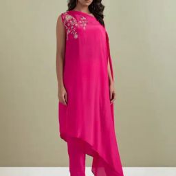 Priya Chaudhary Pink Saranya Embroidered Crepe Kurta-picture-48