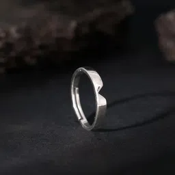 GIVA Men 925 Silver Rhodium-Plated Classic V Adjustable Finger Ring image 1