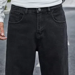 DENIMLOOK Men Relaxed Fit Stretchable Jeans image 5