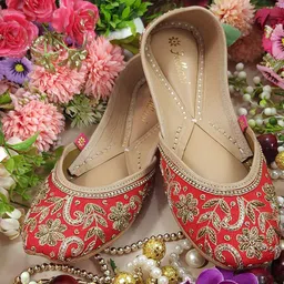 Fulkari Women Embellished Ethnic Mojaris Flats-picture-34