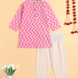 The Magic Wand Cambric Cotton Woven Full Sleeves Chevron Printed Kurta Pyjama Set - Pink-picture-19