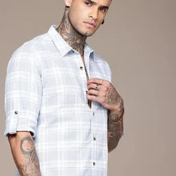 Roadster Men Checked Casual Shirt-picture-31