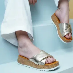 Peach Flores Women's Chase Gold Casual Wedges image 1