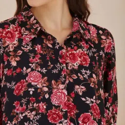 Latin Quarters Black Regular Fit Floral Print Shirt image 4