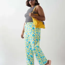 Bewakoof Women's Blue & White All Over Printed Plus Size Wide Leg Pyjama image 5