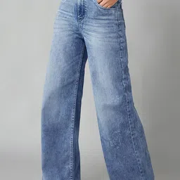 DOLCE CRUDO Women Wide Leg High-Rise Light Fade Jeans-image-86