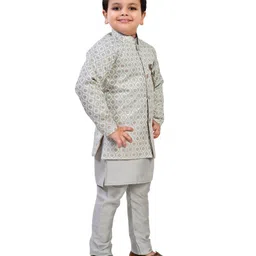 BT DEZINES Full Sleeves Flower Ethnic Motif PrintedKurta Pyjama Waistcoat - Grey image 4