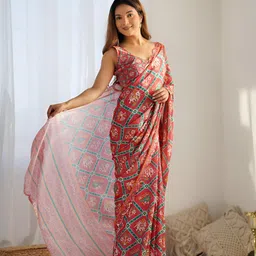 CANIZZARO Women Geometric Printed Mirror Work Saree image 3