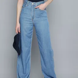 Levis Women High-Rise Baggy Light Fade Jeans-image-68