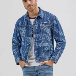 Wrangler x Hot Wheels Mid Blue Regular Fit Printed Denim Jacket-image-54