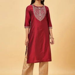 Rangmanch by Pantaloons Red Embroidered Straight Kurta-picture-9