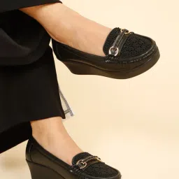 Flat n Heels Women Black Loafers-picture-21